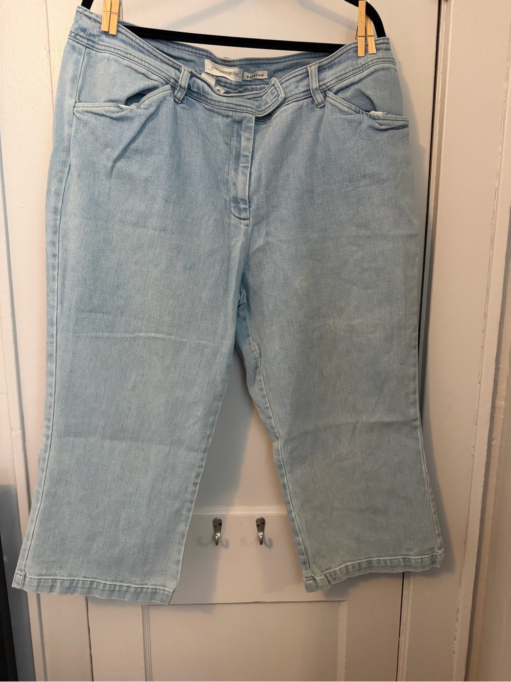 Jones New York Light Blue Cropped Straight Jeans